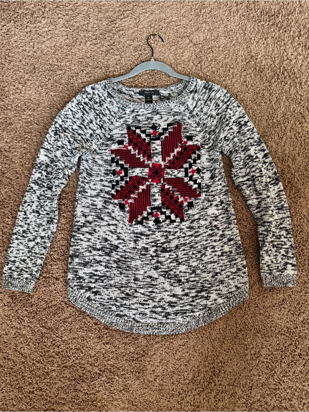 Cozy Black & White Marled Sweater with Red Snowflake